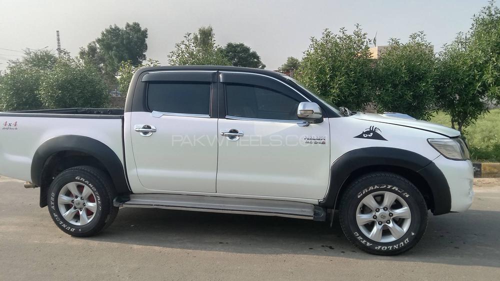 Toyota Hilux 2005 for Sale in Kasur Image-1