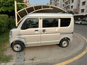 Nissan Clipper NV100 2015 for Sale in Lahore
