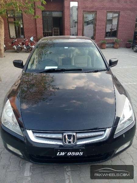 Honda Accord 2005 for Sale in Multan Image-1