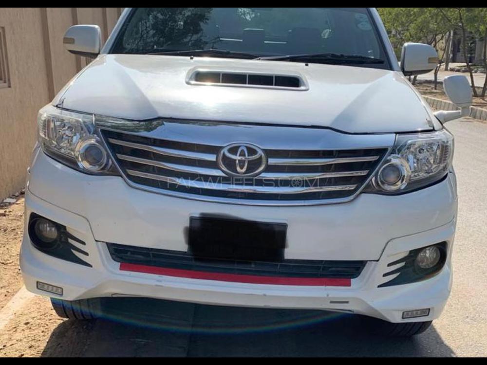 hilux vigo bonnet with hood scoop for inter cooler  Image-1