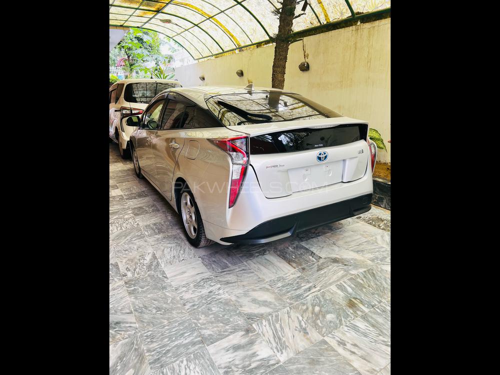 Toyota Prius 2018 for Sale in Karachi Image-1