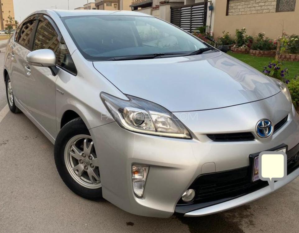 Toyota Prius 2013 for Sale in Multan Image-1