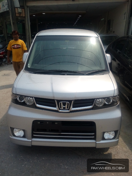 Honda Zest 2011 for Sale in Lahore Image-1