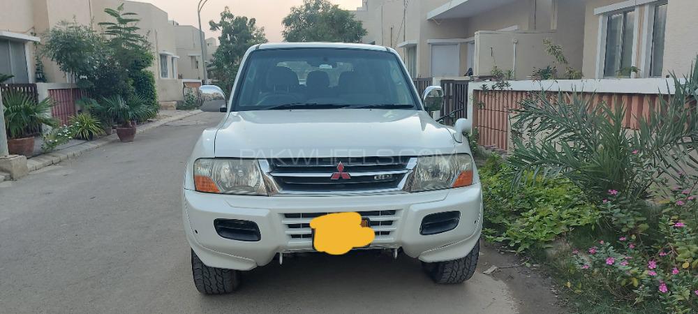 Mitsubishi Pajero 2001 for Sale in Karachi Image-1