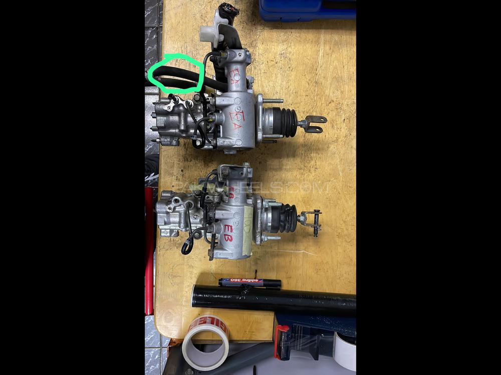 Toyota Prius abs unit pump 1.8 Image-1