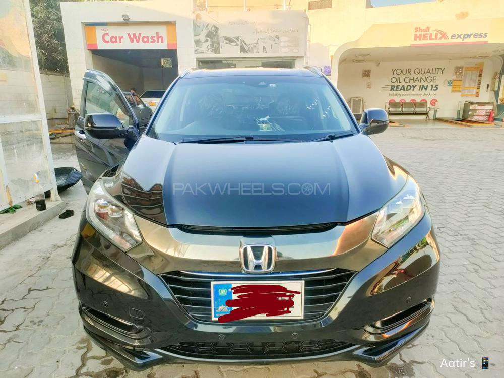 Honda Vezel 2017 for Sale in Multan Image-1