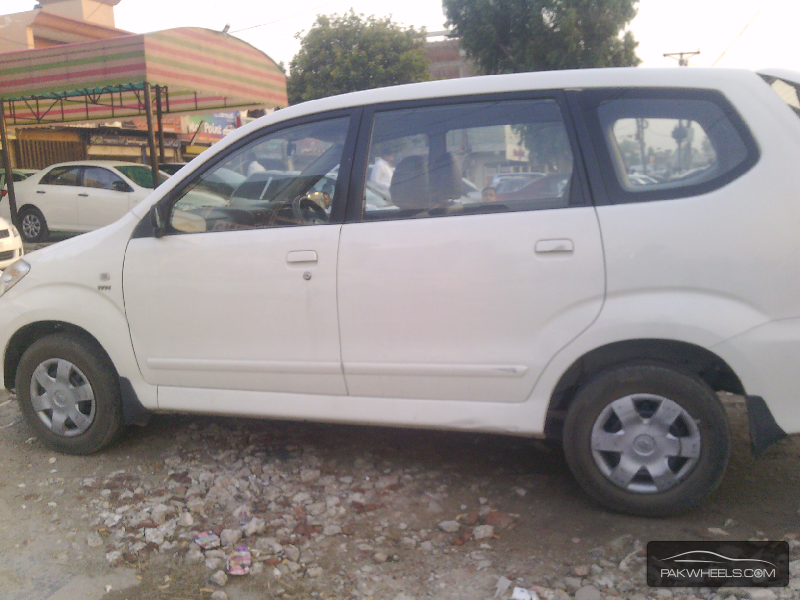 Toyota Avanza 2010 for Sale in Faisalabad Image-1