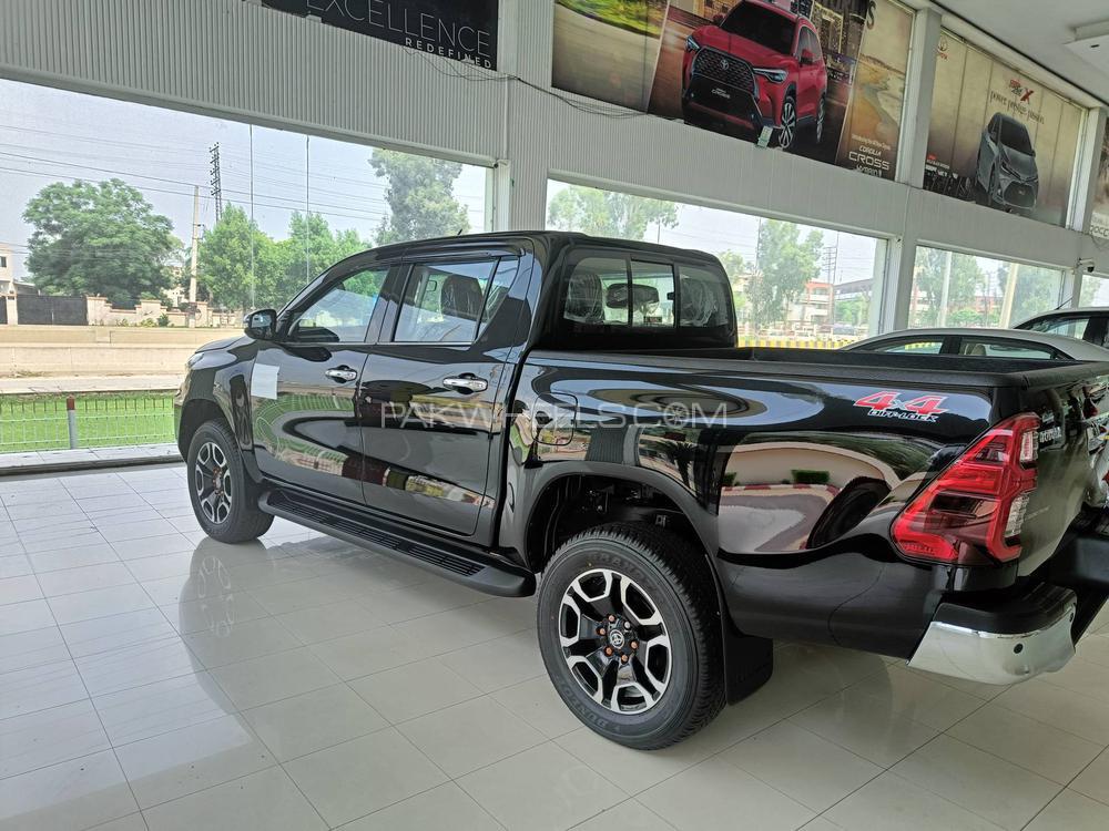 Toyota Hilux Revo V Automatic 2.8 2022 for sale in Islamabad | PakWheels