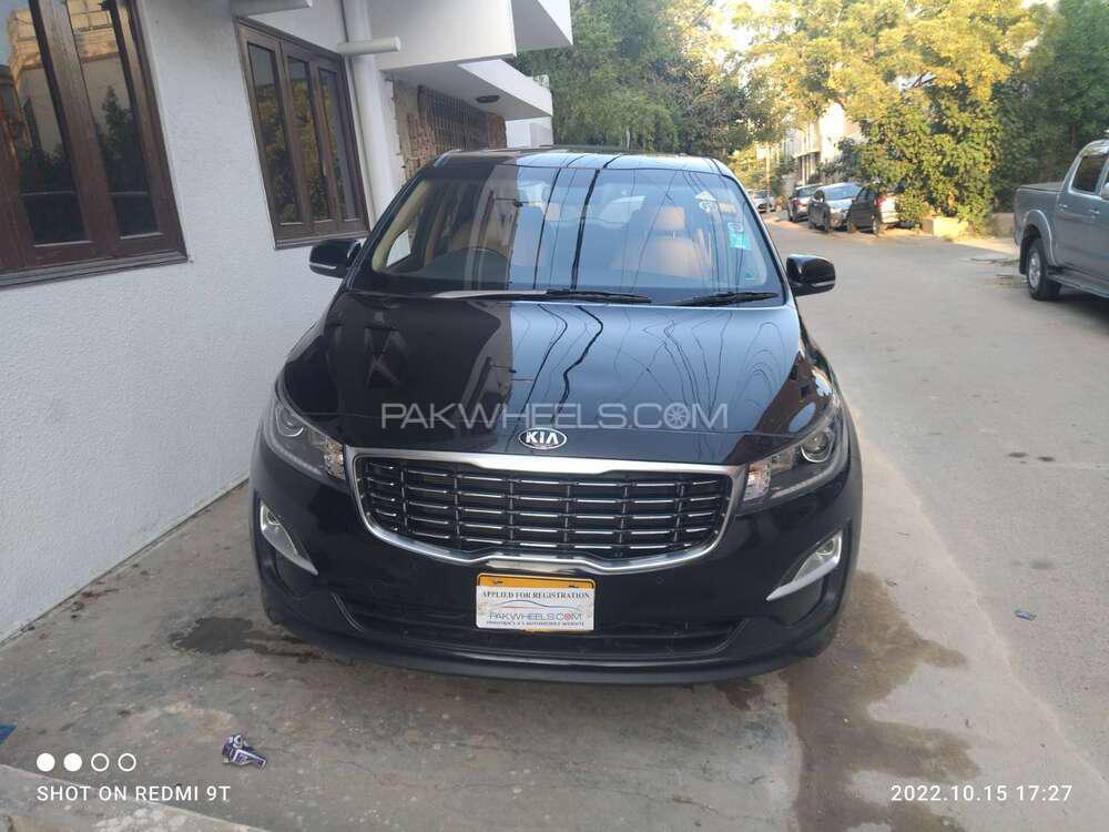 KIA Grand Carnival EX 2018 for sale in Karachi | PakWheels