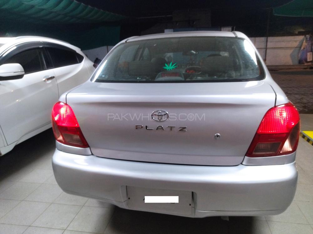 Toyota platz 1999