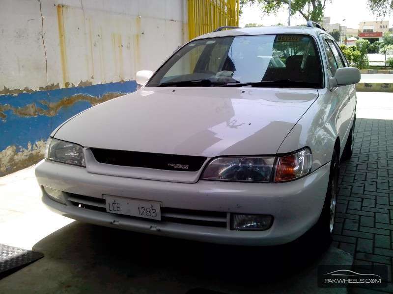 Toyota Corolla Fielder 2000 for Sale in Lahore Image-1