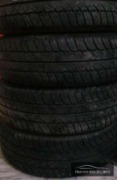 Slightly used tyres 1956515 for sale Image-1
