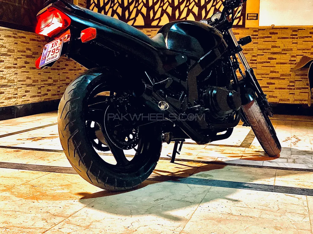 Suzuki GS500E 1997 for Sale Image-1