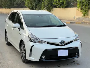 Toyota Prius Alpha G 2018 for Sale