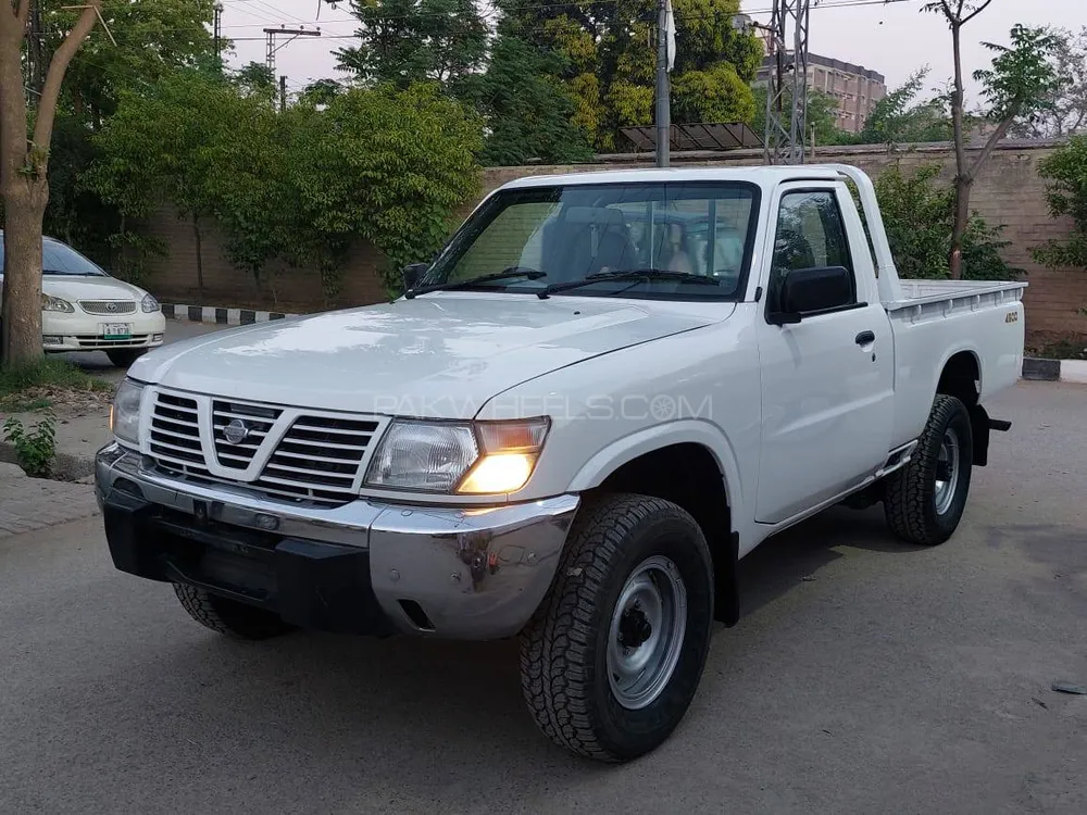 Nissan Patrol 2002 for sale in Lahore
