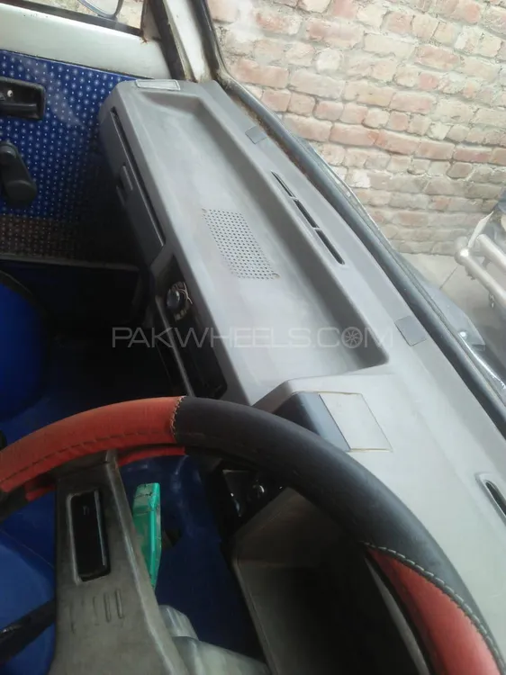 Suzuki Bolan 2011 for Sale in Lahore Image-1