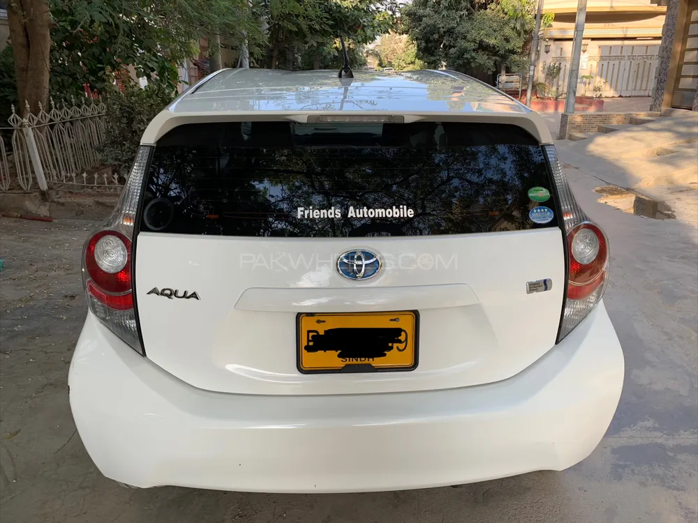Toyota Aqua 2013 for Sale in Karachi Image-1