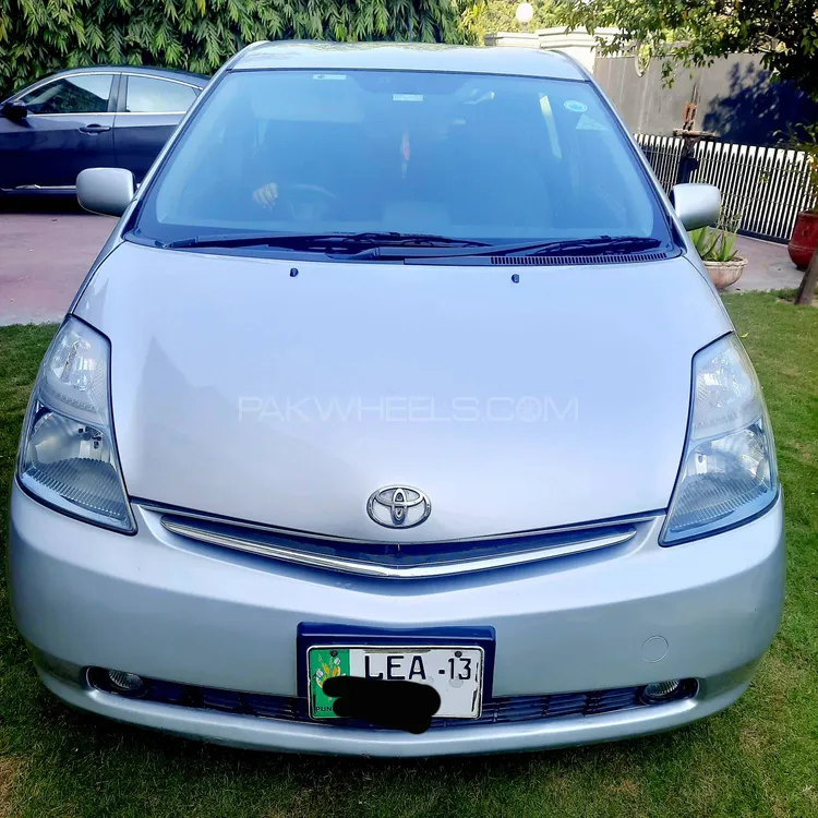 Toyota Prius 2007 for Sale in Lahore Image-1