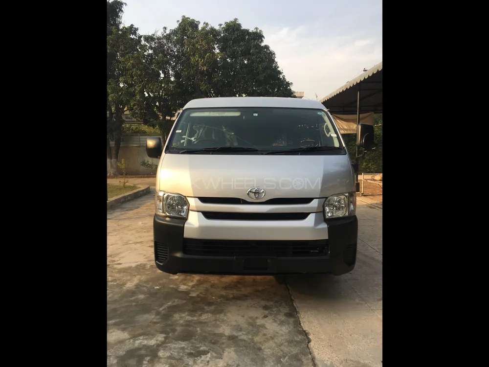 Toyota Hiace 2017 for Sale in Peshawar Image-1