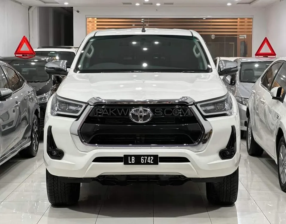 Toyota Hilux 2020 for Sale in Peshawar Image-1