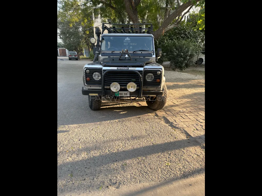 Land Rover Defender 2005 for Sale in Lahore Image-1
