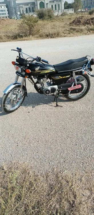 suzuki gs 150 2015