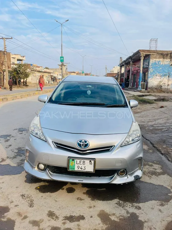 Toyota Prius Alpha 2012 for Sale in Hafizabad Image-1