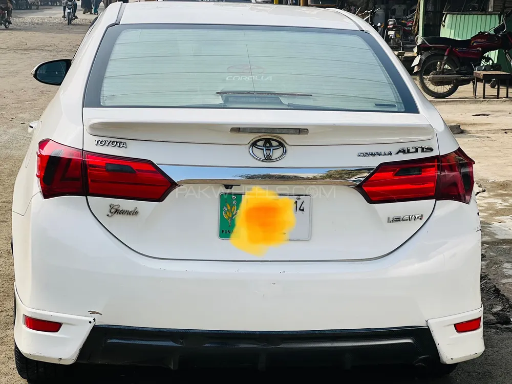 Toyota Corolla 2014 for Sale in Faisalabad Image-1