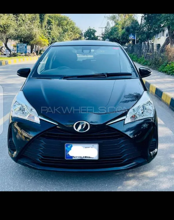 Toyota Vitz 2018 for Sale in Islamabad Image-1
