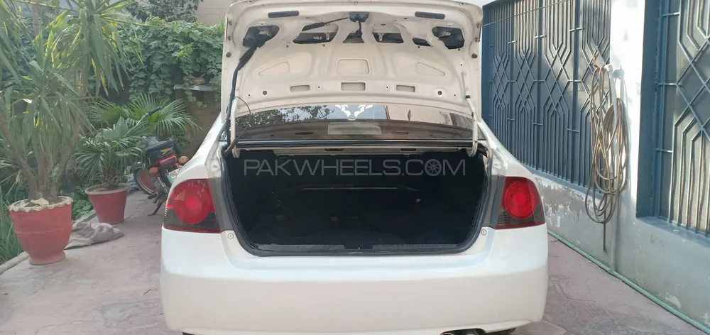 Honda Civic 2011 for Sale in Multan Image-1