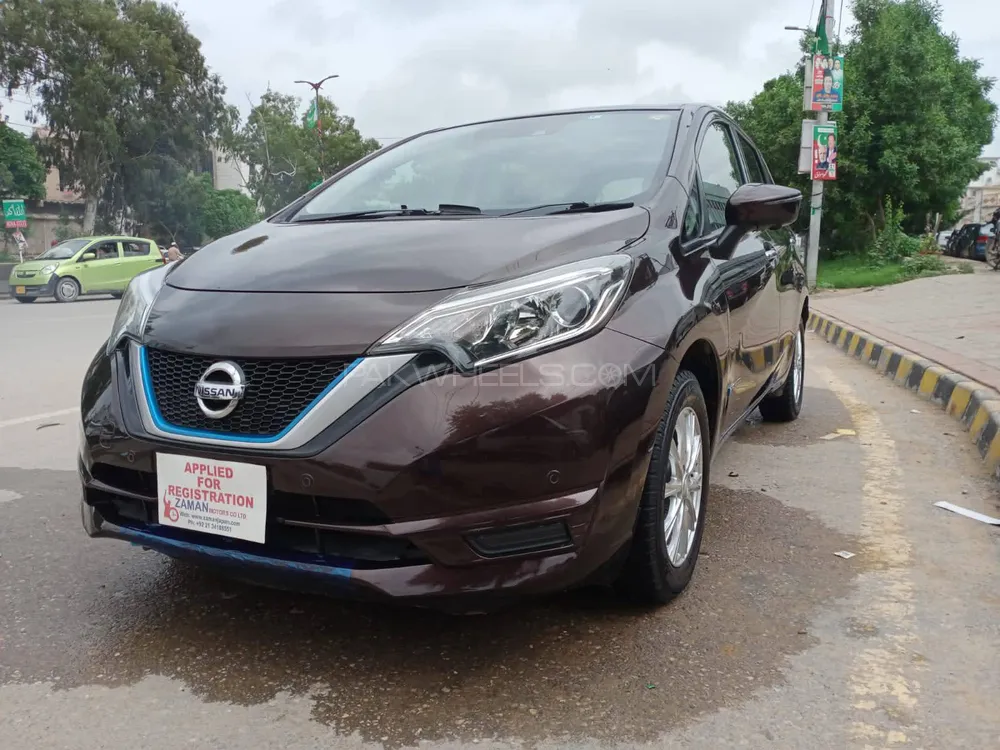 Nissan Note headlight for sale Image-1
