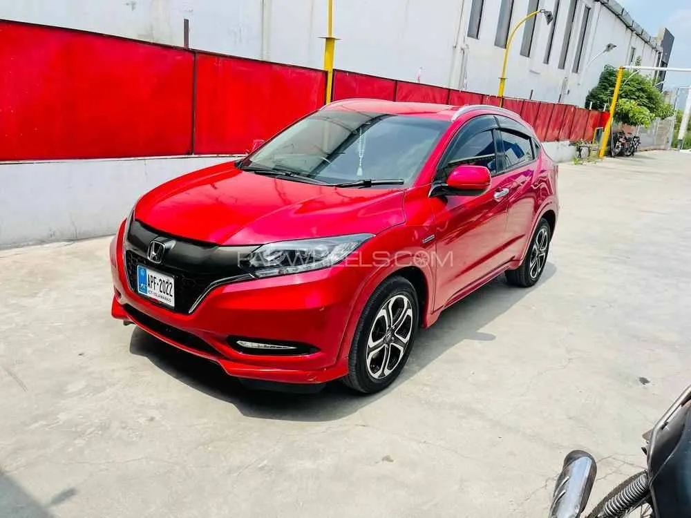 Honda Vezel 2017 for Sale in Multan Image-1