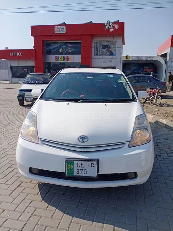 Toyota Prius 2010 for Sale in Lahore Image-1