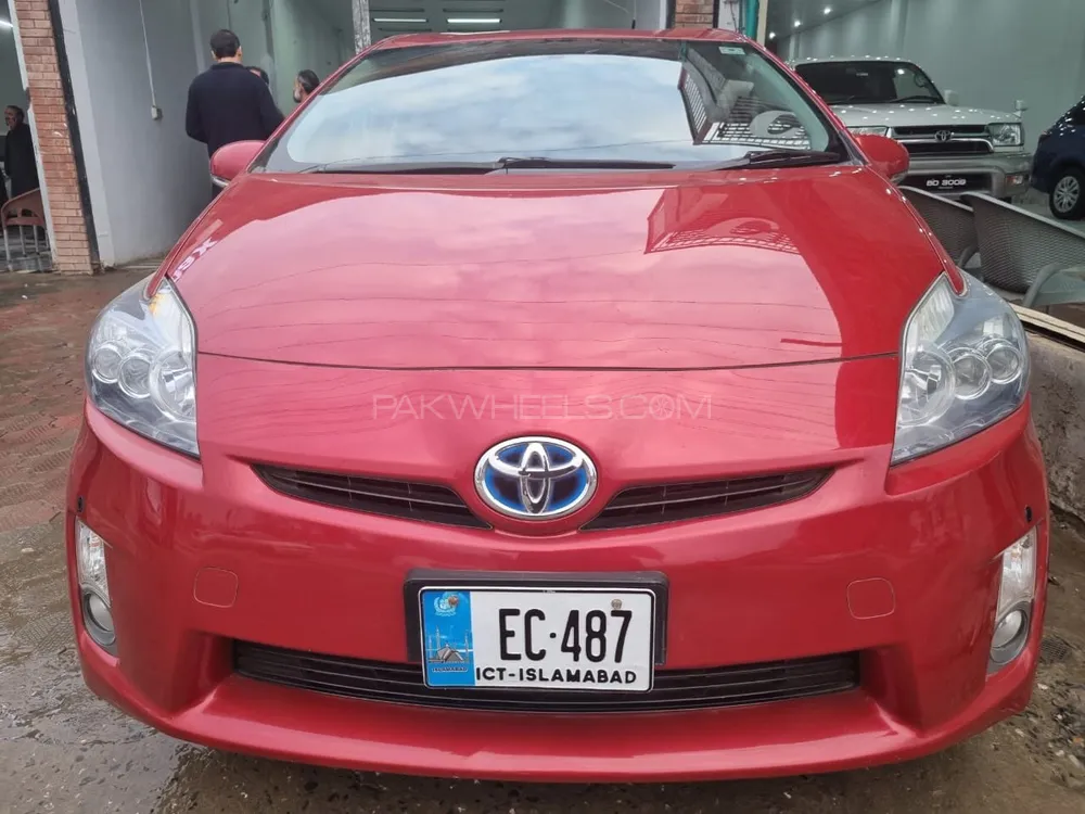 Toyota Prius 2010 for Sale in Mardan Image-1