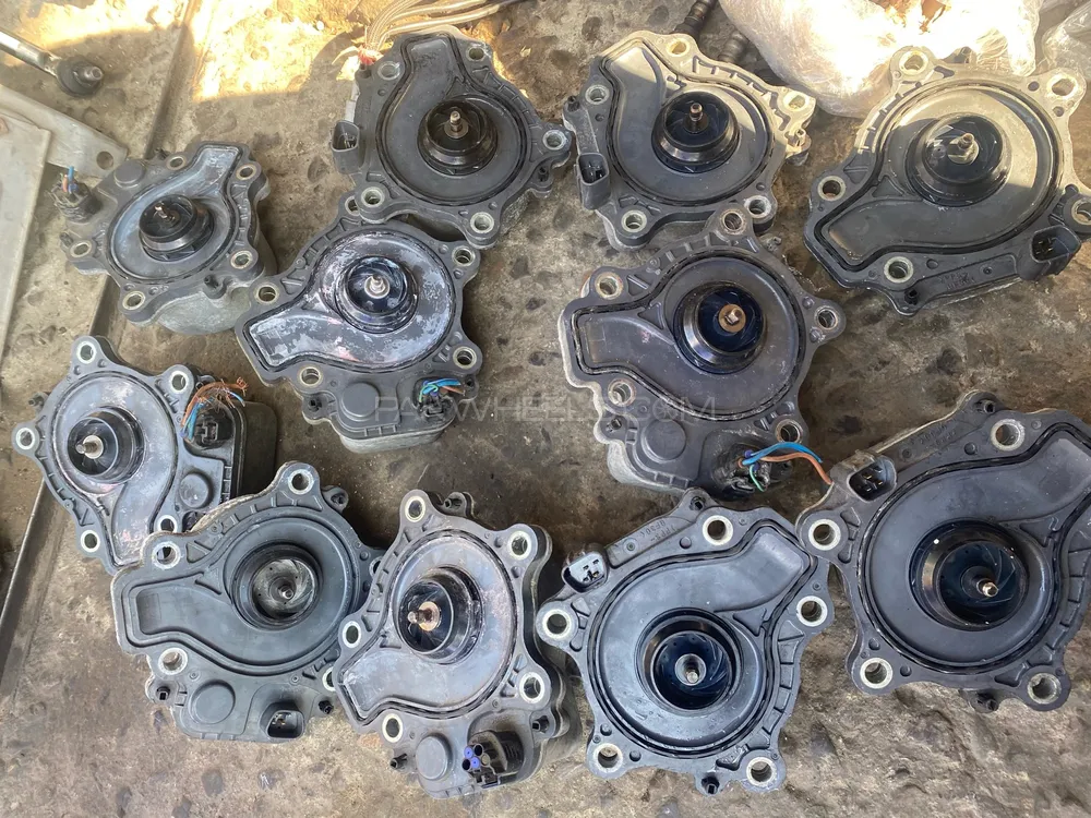 Toyota Aqua Prius Fit Vezel C hr Hybrid Water Pump  Image-1