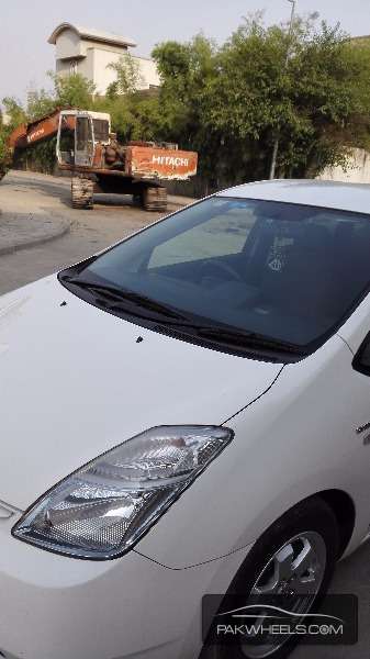 Toyota Prius 2011 for Sale in Lahore Image-1
