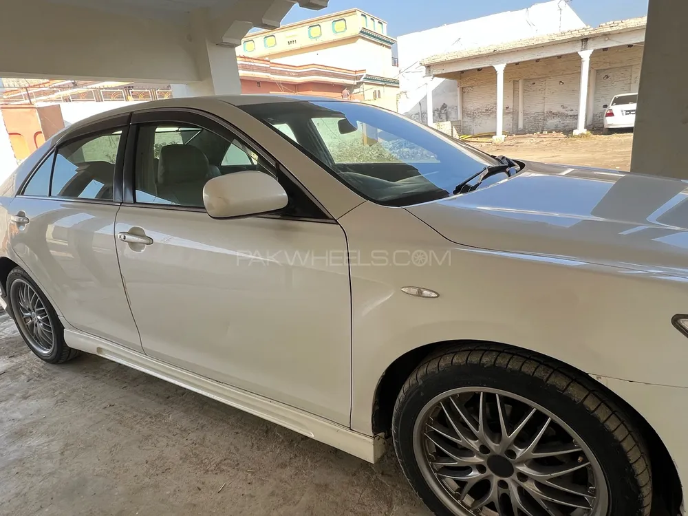 Toyota Camry 2006 for Sale in Mardan Image-1