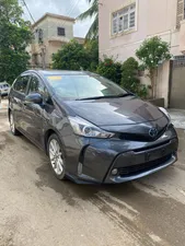 Toyota Prius Alpha G Touring 2017 for Sale