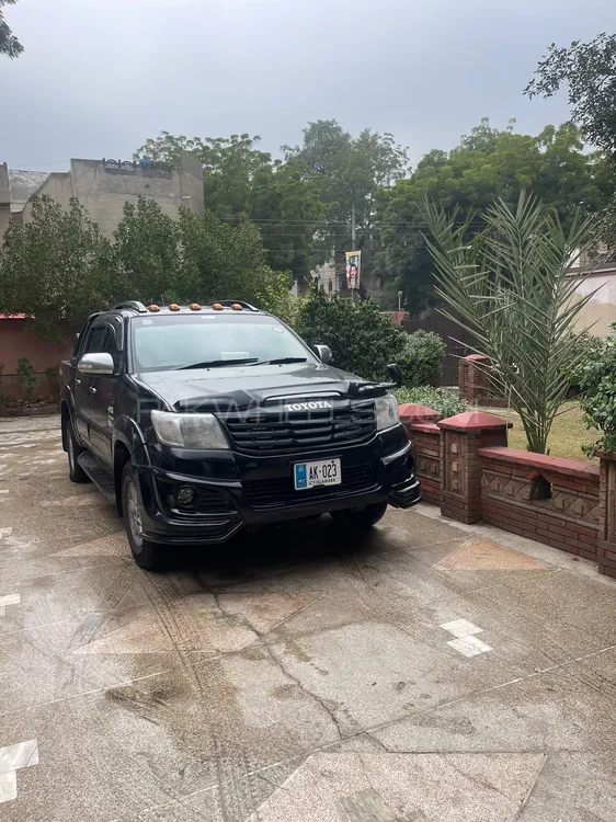 Toyota Hilux 2014 for Sale in Faisalabad Image-1