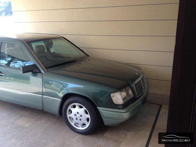 Mercedes Benz E Class 1993 for Sale in Lahore Image-1