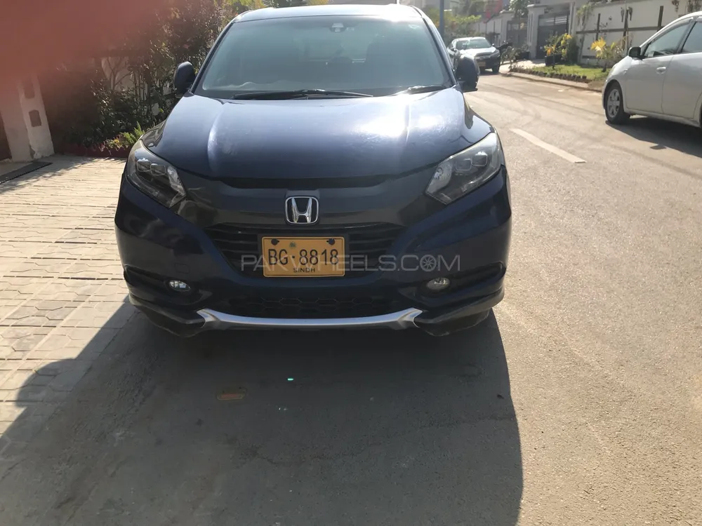 Honda Vezel 2014 for Sale in Karachi Image-1