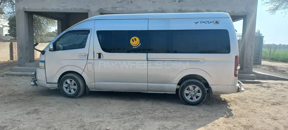 Toyota Hiace 2008 for Sale in Vehari Image-1
