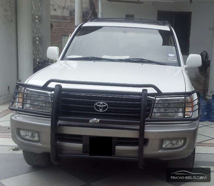 Toyota Land Cruiser 2002 for Sale in Lahore Image-1