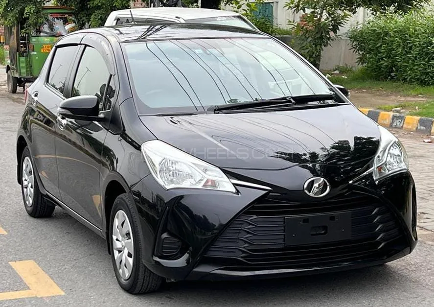 Toyota Vitz 2018 for Sale in Lahore Image-1