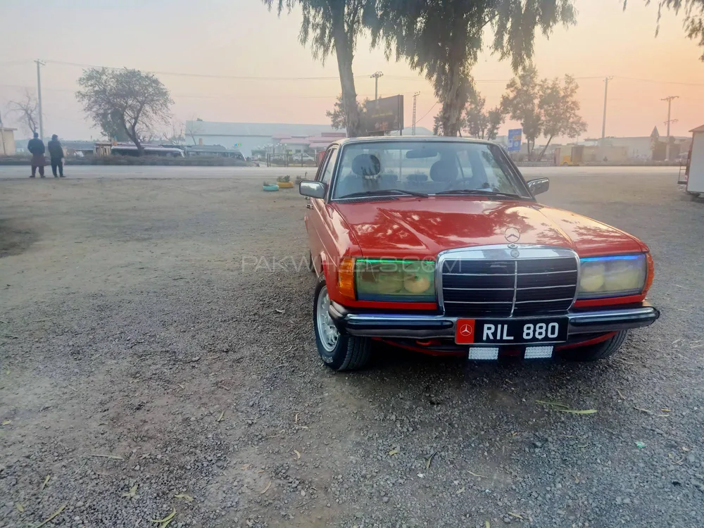 Mercedes Benz 200 D 1979 for Sale in Attock Image-1