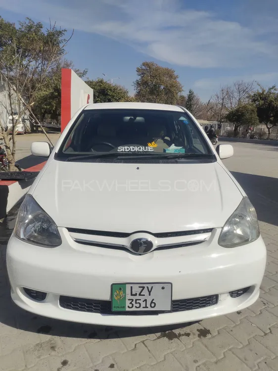 Toyota Platz 2003 for Sale in Wah cantt Image-1