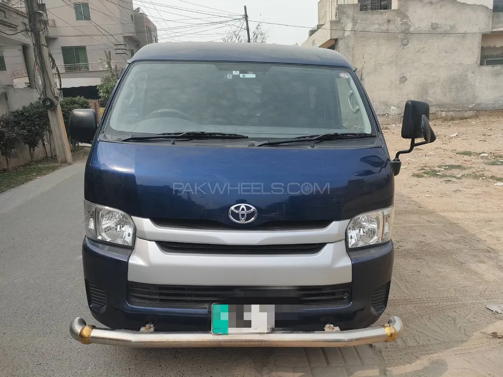 Toyota Hiace 2017 for Sale in Lahore Image-1