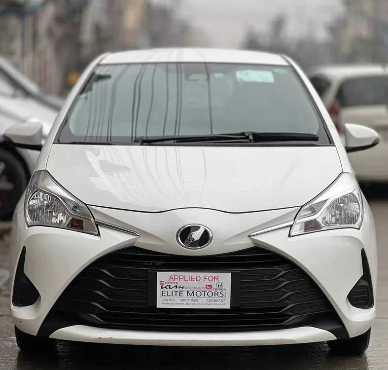 Toyota Vitz 2018 for Sale in Sialkot Image-1