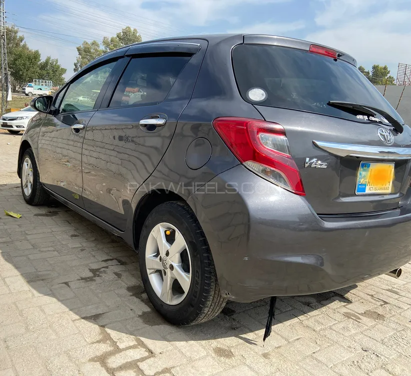 Toyota Vitz 2015 for Sale in Islamabad Image-1