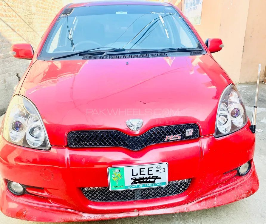 Toyota Vitz 2000 for Sale in Swat Image-1